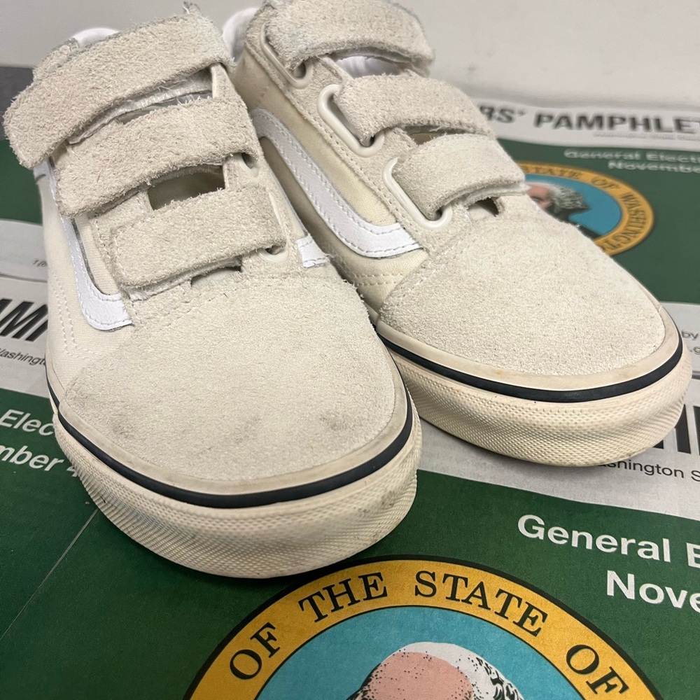 Vans White Low Top Sneakers 7 - Picture 6 of 6